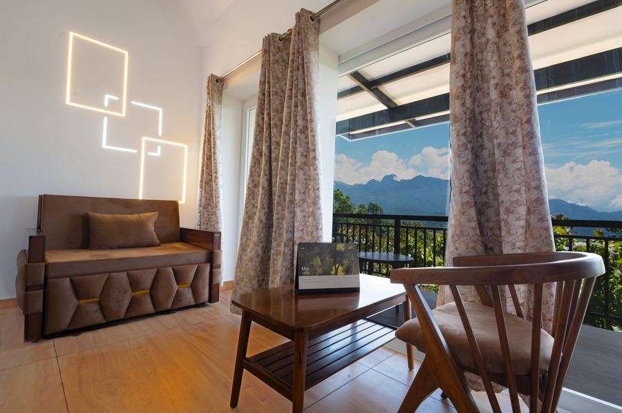 Safari-themed bedroom with mural